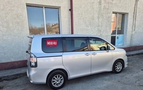Toyota Voxy II, 2009 год, 1 100 000 рублей, 4 фотография