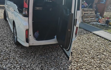 Honda Stepwgn IV, 2019 год, 2 450 000 рублей, 5 фотография