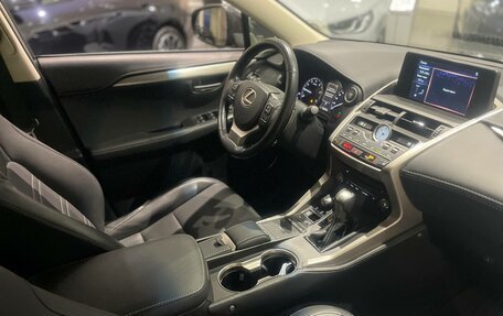 Lexus NX I, 2018 год, 2 875 000 рублей, 12 фотография