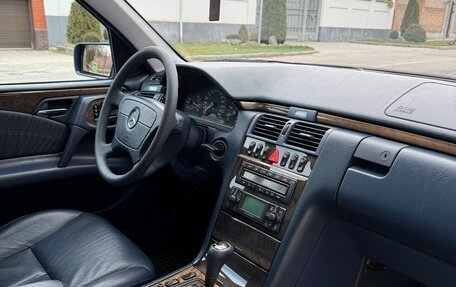Mercedes-Benz E-Класс, 1999 год, 1 500 000 рублей, 6 фотография