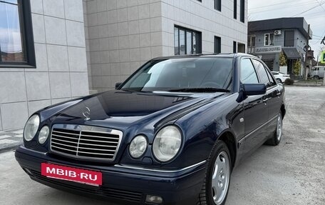 Mercedes-Benz E-Класс, 1999 год, 1 500 000 рублей, 3 фотография