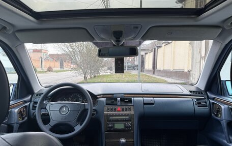 Mercedes-Benz E-Класс, 1999 год, 1 500 000 рублей, 15 фотография