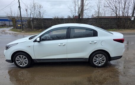 KIA Rio IV, 2018 год, 1 700 000 рублей, 2 фотография