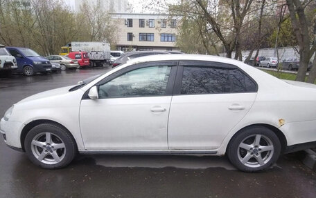 Volkswagen Jetta VI, 2010 год, 500 000 рублей, 2 фотография