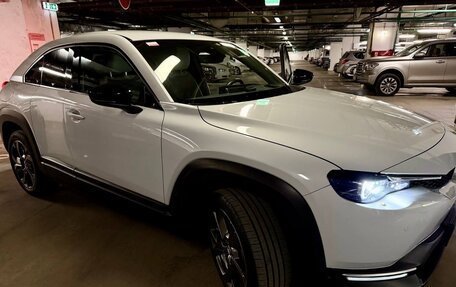 Mazda MX-30, 2020 год, 2 390 000 рублей, 4 фотография