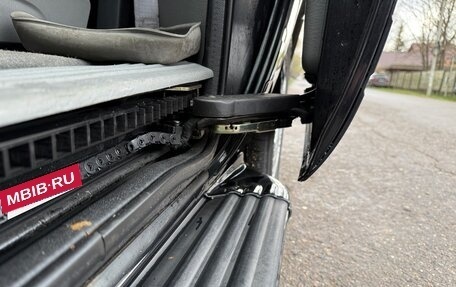 Chrysler Town & Country IV, 2005 год, 1 200 000 рублей, 31 фотография