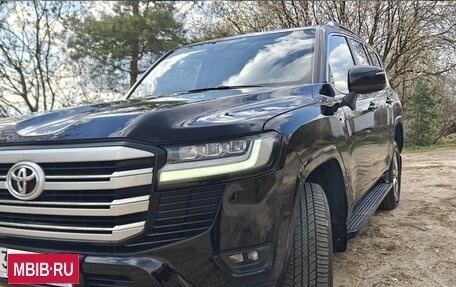 Toyota Land Cruiser, 2023 год, 10 200 000 рублей, 4 фотография