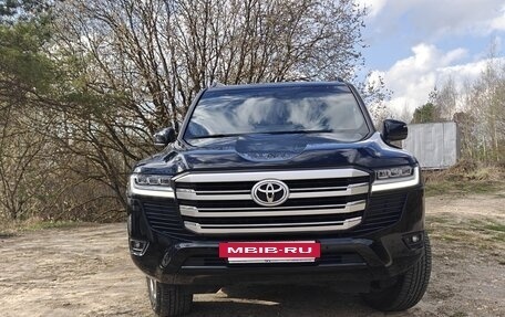 Toyota Land Cruiser, 2023 год, 10 200 000 рублей, 3 фотография