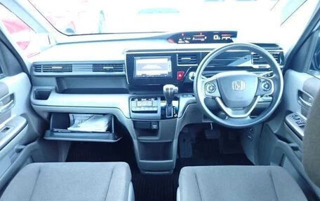 Honda Stepwgn IV, 2015 год, 1 240 000 рублей, 3 фотография