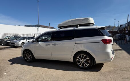 KIA Carnival III, 2019 год, 2 480 000 рублей, 2 фотография
