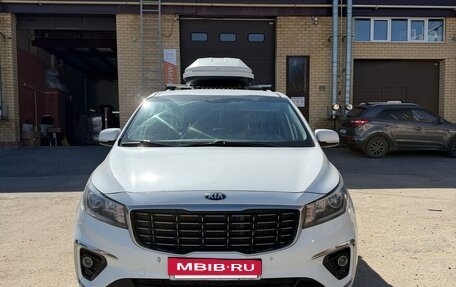 KIA Carnival III, 2019 год, 2 480 000 рублей, 3 фотография