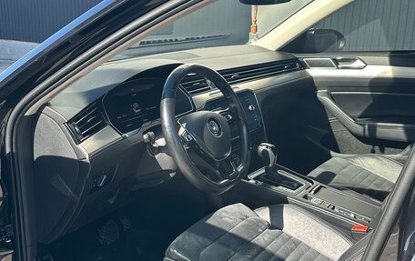 Volkswagen Passat B8 рестайлинг, 2018 год, 2 700 000 рублей, 2 фотография