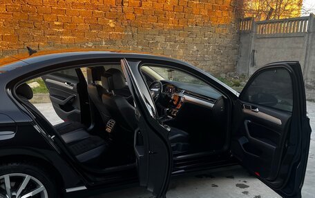 Volkswagen Passat B8 рестайлинг, 2018 год, 2 700 000 рублей, 23 фотография