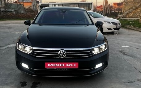Volkswagen Passat B8 рестайлинг, 2018 год, 2 700 000 рублей, 19 фотография