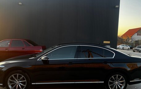 Volkswagen Passat B8 рестайлинг, 2018 год, 2 700 000 рублей, 33 фотография