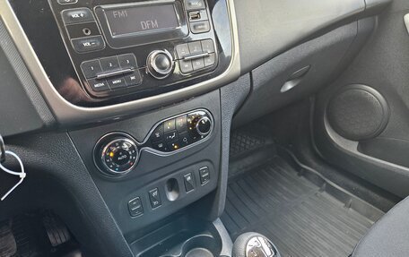 Renault Sandero II рестайлинг, 2017 год, 950 000 рублей, 39 фотография