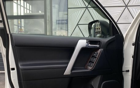 Toyota Land Cruiser Prado 150 рестайлинг 2, 2016 год, 4 299 000 рублей, 21 фотография