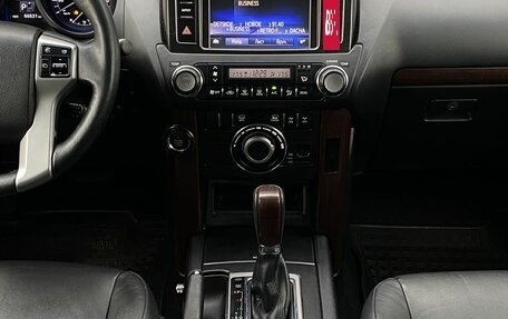 Toyota Land Cruiser Prado 150 рестайлинг 2, 2016 год, 4 299 000 рублей, 13 фотография