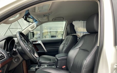 Toyota Land Cruiser Prado 150 рестайлинг 2, 2016 год, 4 299 000 рублей, 24 фотография