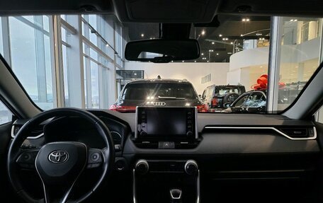 Toyota RAV4, 2020 год, 3 589 000 рублей, 21 фотография