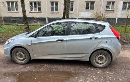 Hyundai Solaris II рестайлинг, 2012 год, 690 000 рублей, 3 фотография