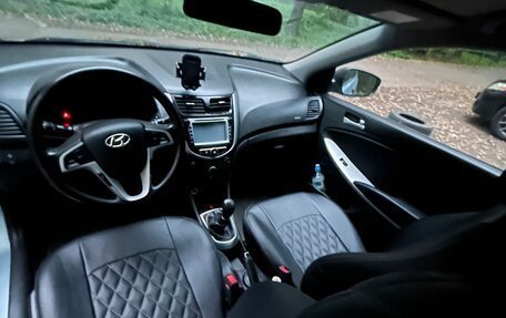 Hyundai Solaris II рестайлинг, 2012 год, 690 000 рублей, 5 фотография