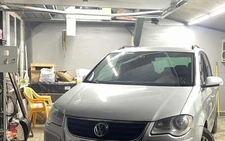 Volkswagen Touran III, 2008 год, 490 000 рублей, 1 фотография