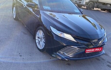 Toyota Camry, 2019 год, 2 750 000 рублей, 1 фотография