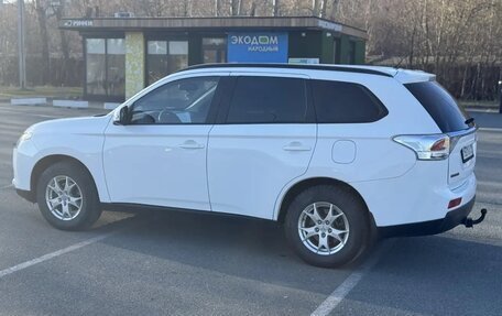 Mitsubishi Outlander III рестайлинг 3, 2012 год, 1 499 000 рублей, 9 фотография