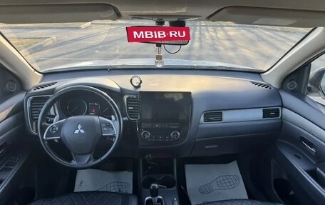 Mitsubishi Outlander III рестайлинг 3, 2012 год, 1 499 000 рублей, 13 фотография