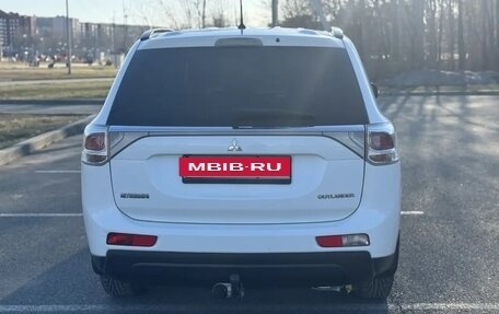 Mitsubishi Outlander III рестайлинг 3, 2012 год, 1 499 000 рублей, 12 фотография