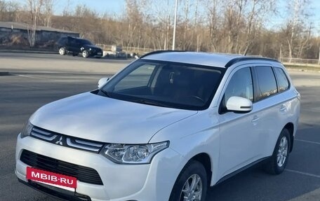 Mitsubishi Outlander III рестайлинг 3, 2012 год, 1 499 000 рублей, 5 фотография