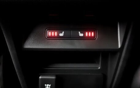 Land Rover Discovery Sport I рестайлинг, 2018 год, 2 350 000 рублей, 21 фотография