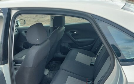 Volkswagen Polo VI (EU Market), 2012 год, 750 000 рублей, 3 фотография