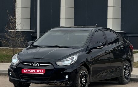 Hyundai Solaris II рестайлинг, 2011 год, 590 000 рублей, 2 фотография