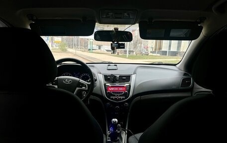 Hyundai Solaris II рестайлинг, 2011 год, 590 000 рублей, 11 фотография