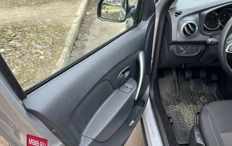 Renault Logan II, 2019 год, 1 200 000 рублей, 21 фотография