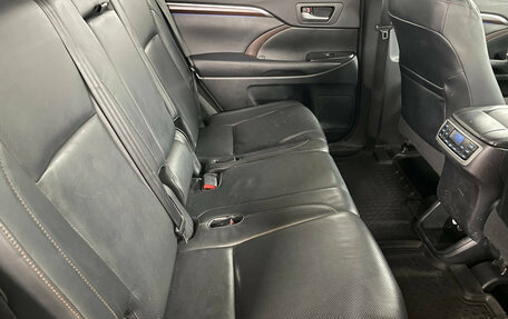 Toyota Highlander III, 2014 год, 2 699 000 рублей, 21 фотография