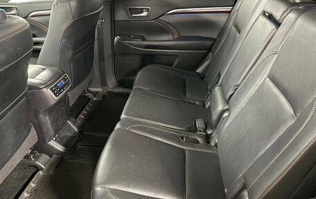 Toyota Highlander III, 2014 год, 2 699 000 рублей, 19 фотография