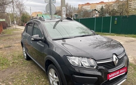 Renault Sandero II рестайлинг, 2015 год, 850 000 рублей, 2 фотография