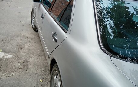 Mercedes-Benz E-Класс, 1996 год, 520 000 рублей, 10 фотография