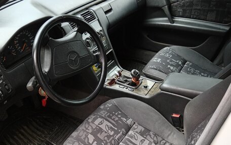 Mercedes-Benz E-Класс, 1996 год, 520 000 рублей, 8 фотография