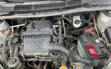 Toyota Yaris I рестайлинг, 2000 год, 250 000 рублей, 8 фотография