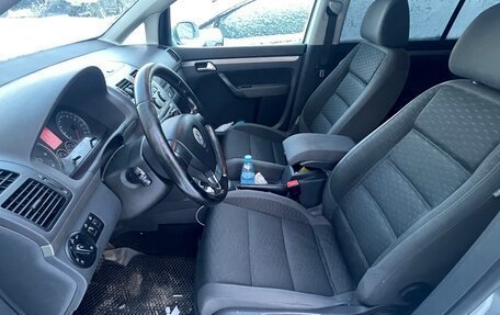 Volkswagen Touran III, 2008 год, 490 000 рублей, 2 фотография