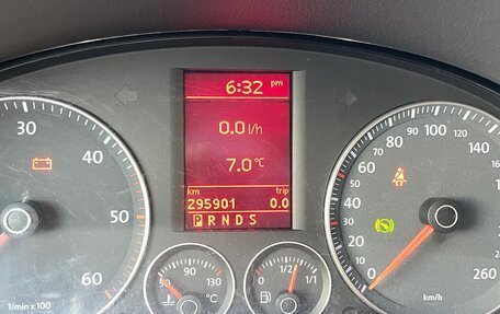 Volkswagen Touran III, 2008 год, 490 000 рублей, 9 фотография