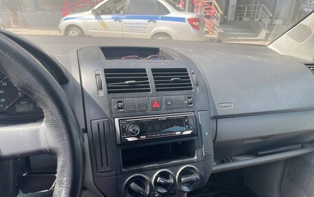 Volkswagen Polo IV рестайлинг, 2006 год, 220 000 рублей, 10 фотография