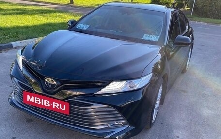 Toyota Camry, 2019 год, 2 750 000 рублей, 2 фотография