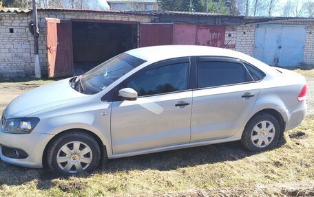 Volkswagen Polo VI (EU Market), 2012 год, 600 000 рублей, 10 фотография