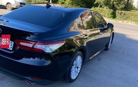 Toyota Camry, 2019 год, 2 750 000 рублей, 4 фотография