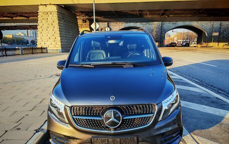 Mercedes-Benz V-Класс, 2022 год, 7 230 000 рублей, 2 фотография